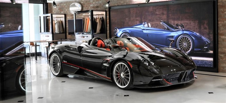 Huayra-Roadster-Showroom-WIDE.JPG